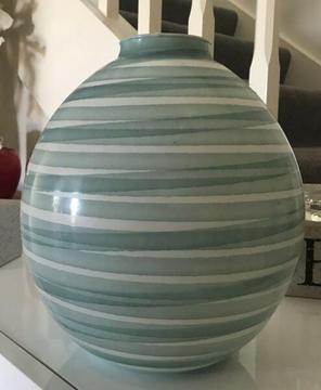 Blue vase & lots more household items available listed