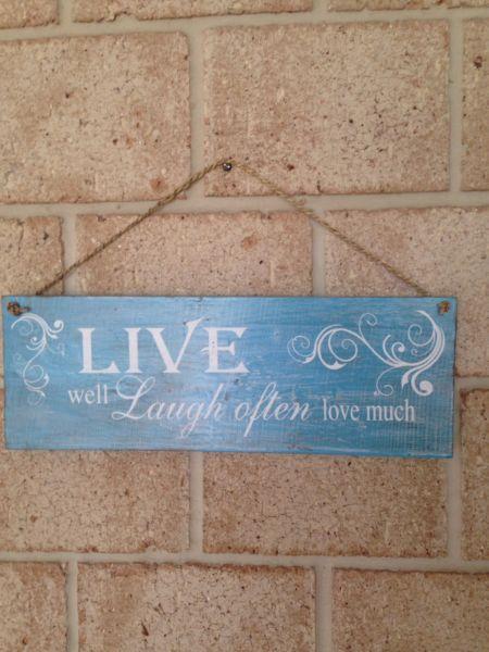 Hanging Quote 'live well laugh often love much'