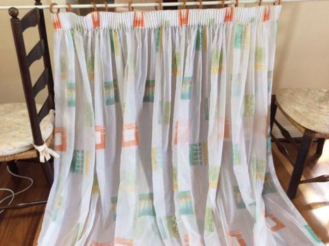 Net curtains with modern abstract pattern