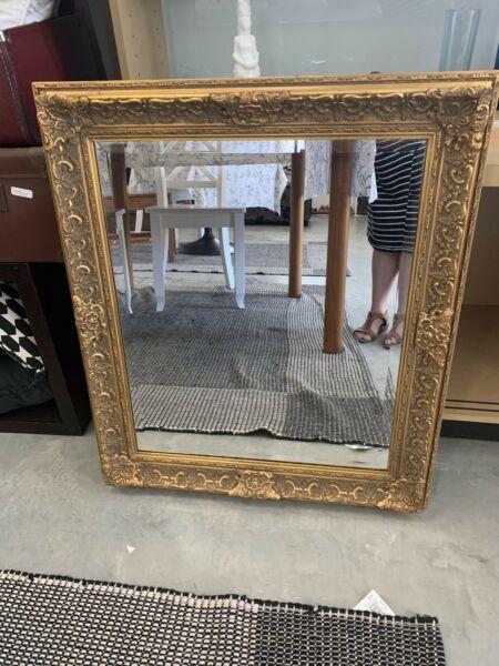 Mirror in stunning gold frame
