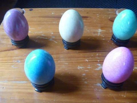 MARBLE EGGS in 5 Colours with a base stand Ideal Home present