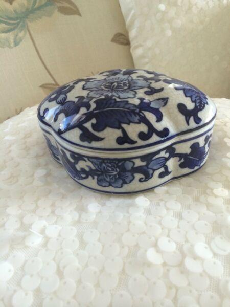 Hamptons Blue and White Chinoiserie Porcelain Trinket Box