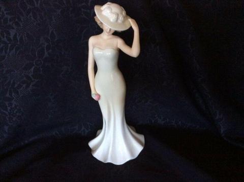 Ornamental Lady Figurine (BNIB)