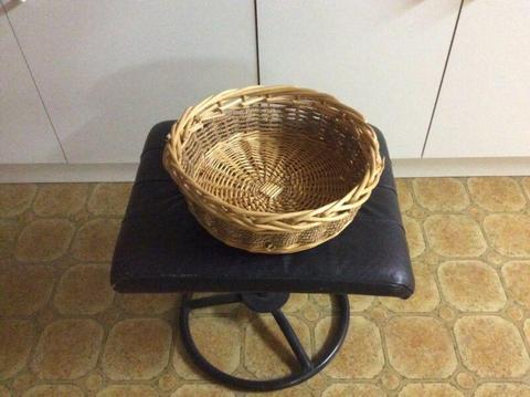 Decorative basket 30 cm circumference x 10cm high