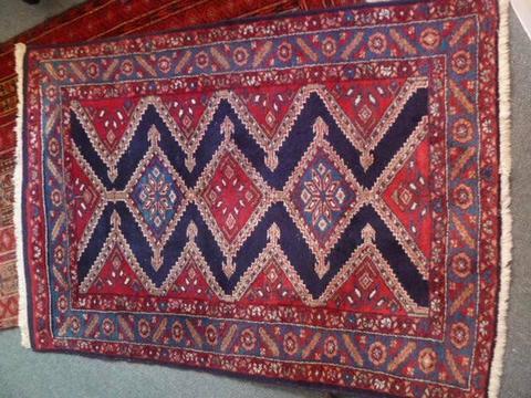 Lovely hand knotted authentic Persian rug 1m x 1.5m Baluch