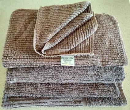 5 piece towel ensemble in grey
