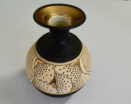 STRIKING BLACK & CREAM POTTERY WITH GOLD ACCENTS - QLD ARTIST