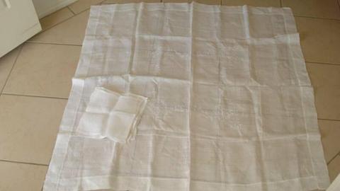 Vintage Shabby Chic Small Tablecloth & Napkins