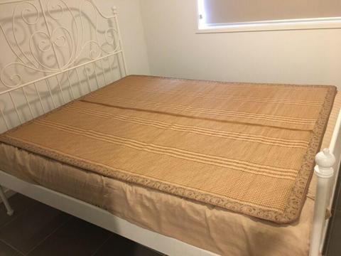 Queen size Bamboo Mat and pillow cases
