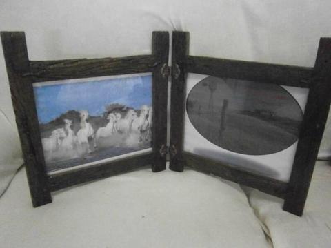 LOVELY TIMBER COUNTRY FOLDING PICTURE FRAME - VGC