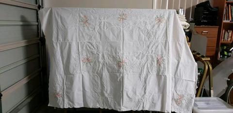Tablecloth and Napkins - white with pink flowers