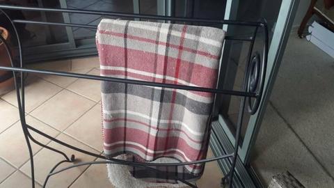 French Style Quilt Blanket Stand