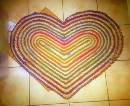 ISHKA Chindi & Jute Heart Rug NEW