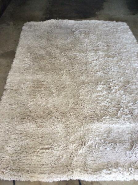 Cream Shaggy Floor Rug