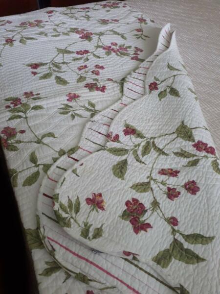 Bedspread coverlet, queen-sized, great for summer decor