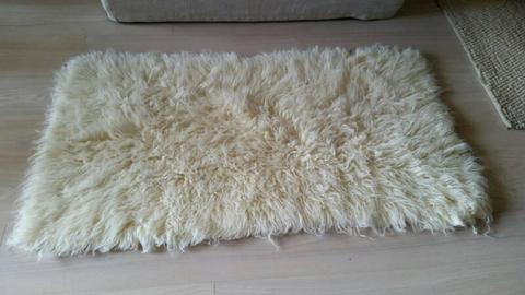 Small ivory pure wool Flokati rug