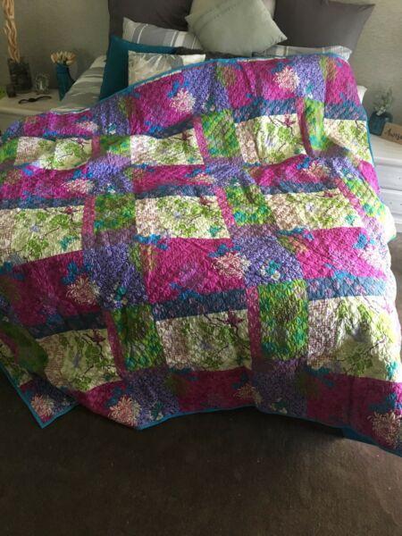 Quilt Cover with pillow cases king / queen size