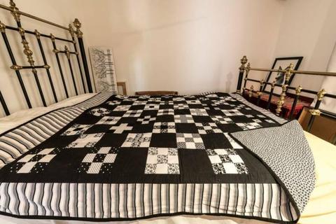 Quilt, black and white