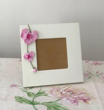 WHITE WOODEN WITH ORCHIDS SQUARE SMALL PHOTO/PICTURE FRAME