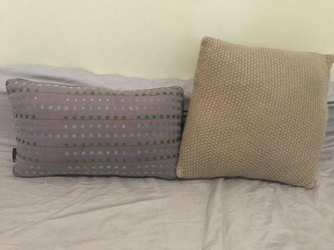 2 cushions
