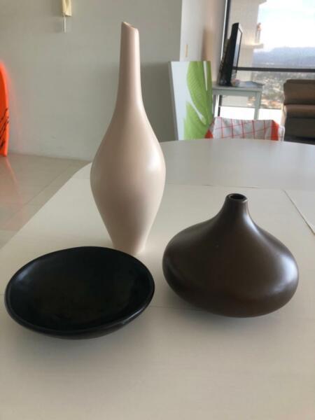 A Set of 3 Ceramic Vases