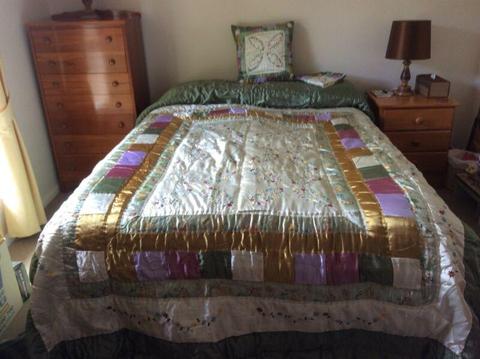Double bed bed spread