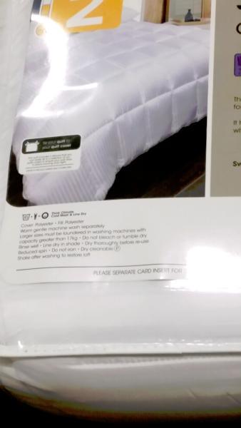 Target QUEEN quilt NEW WITH TAGS SEALED