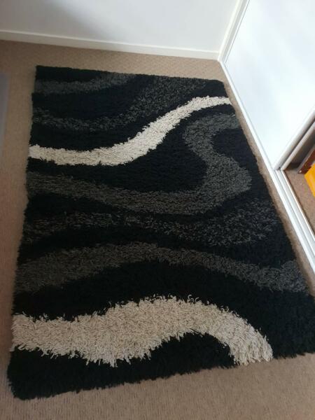 rug floor shaggy