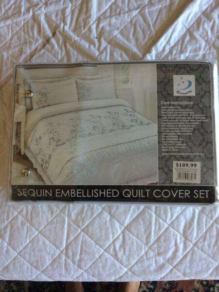 King bed quilt cover set. Brand new unopened