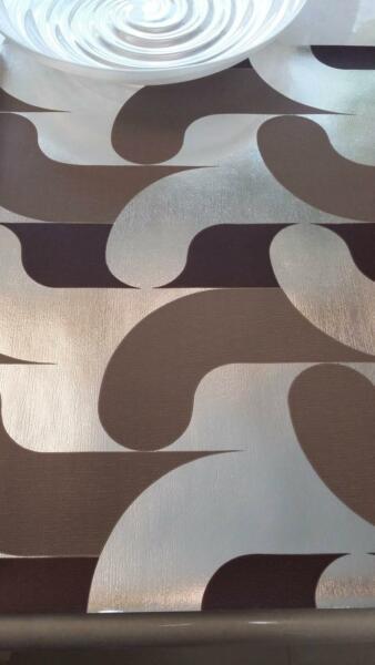 VINTAGE BROWN AND SILVER 1970s WALLPAPER