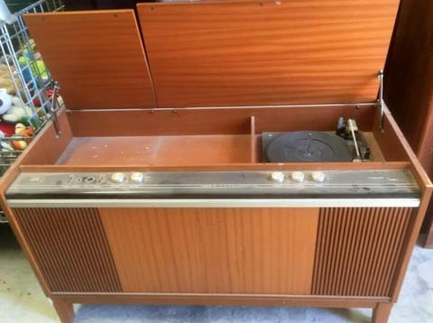 Vintage His Masters Voice Stereo & Radio Cabinet(As Is) $120.00