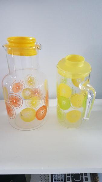 Vintage retro 1960s Pyrex water/drinks jugs & lids. Mint cond