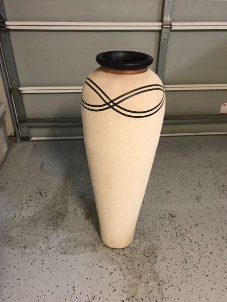 Large display pot -suitable indoor or out