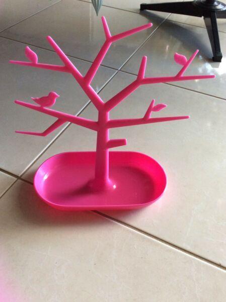 Wanted: Jewellery Stand $5
