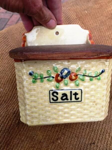 VINTAGE SALT BOX BASKET WEAVE PATTERN