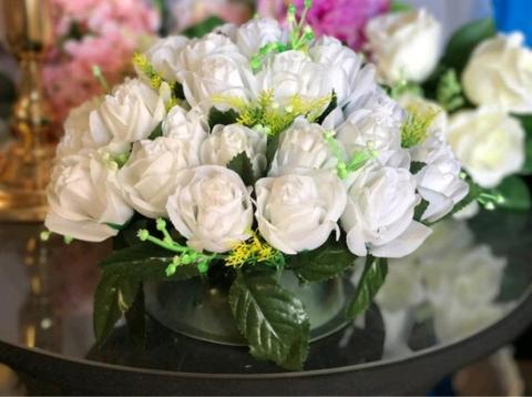 30cm - White Artificial Rose Flower Arrangement - 37 Flowers