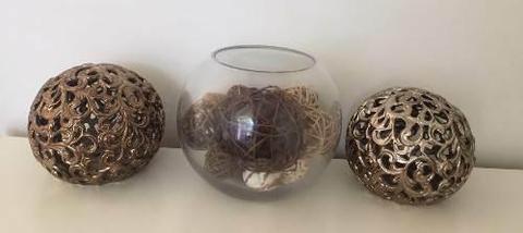 HOME DECOR ITEMS CONTEMPORARY GOLD, BRASS, BROWN WHITE VASES ETC