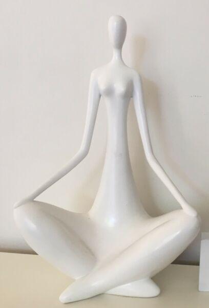 CONTEMPORARY MODERN WHITE YOGA MEDITATION STATUE NAKED