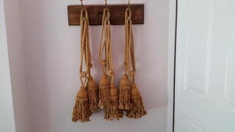 LARGE GOLD TIE BACK CURTAIN TASSELS X 6 EXC