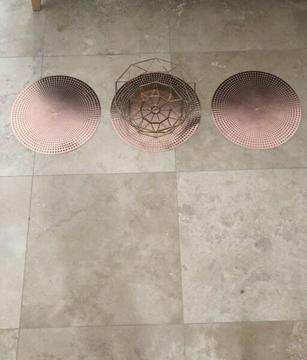 4 ROSE GOLD PLACE MATS PLUS A GOLD FRUIT BOWL.PRICED TO SUIT YOU AT $5