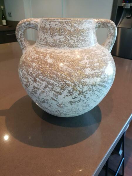 Decorative clay pot