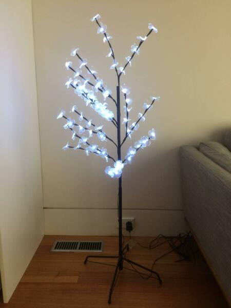 White Blossom Tree with 80 LEDs