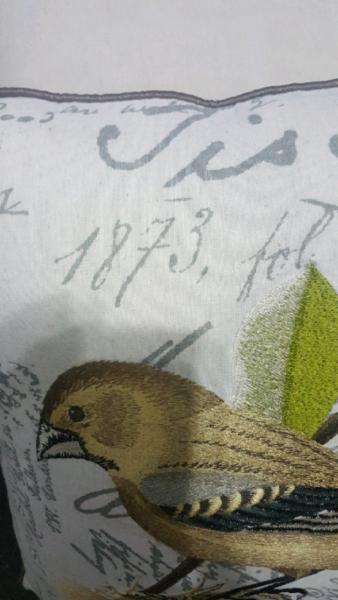 Cushion embroidered bird 40 x 40cm