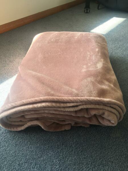 Comfy Blanket in great condition