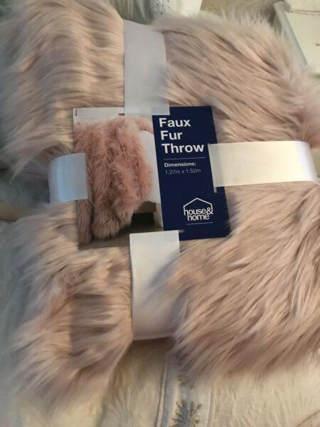 Large Faux fur pink throw/blanket brand new