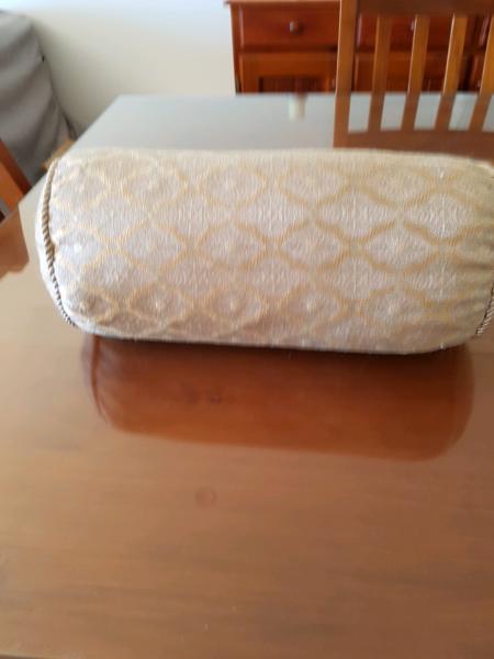 Rolled Gold Cushion (New)