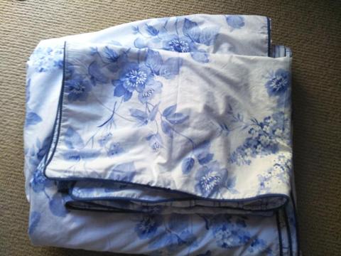 Blue flower pillow and blanket case