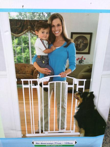 Baby door gate dog gate barrier stairs