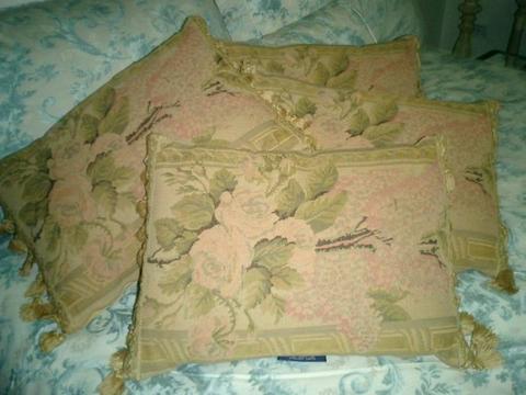 ADORABELLA Vintage French Style Tassel Trim Tapestry Cushion