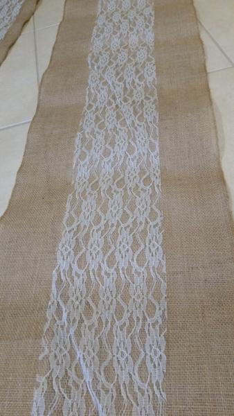Hessian & Lace table runners